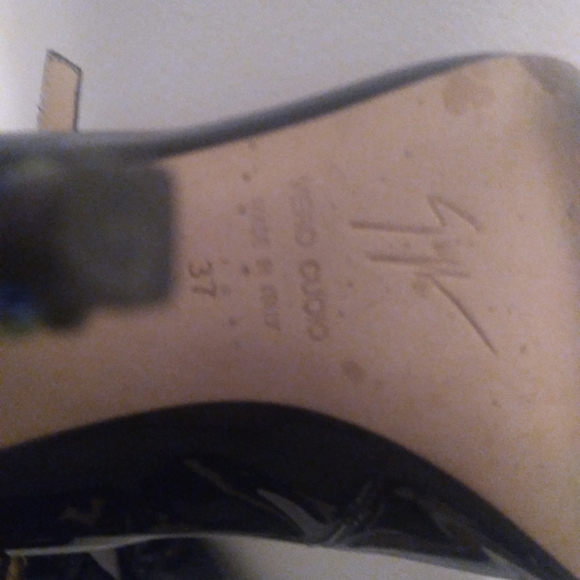 Heels - Picture 10 of 10